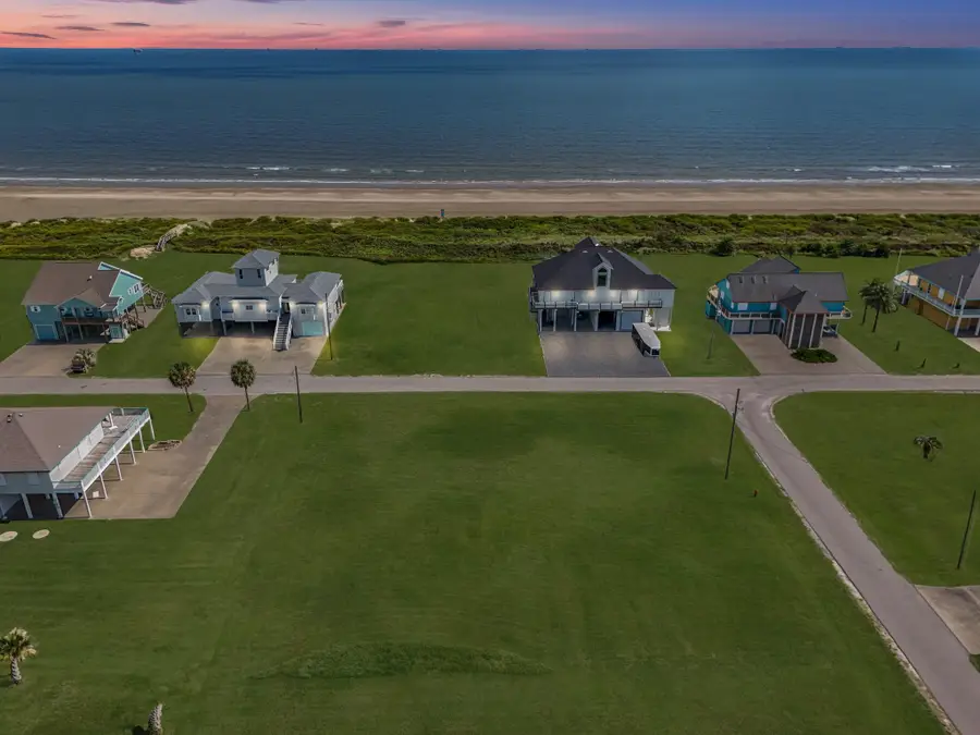 804 Rancho Carribe Drive, Crystal Beach, TX 77650 - Image #3