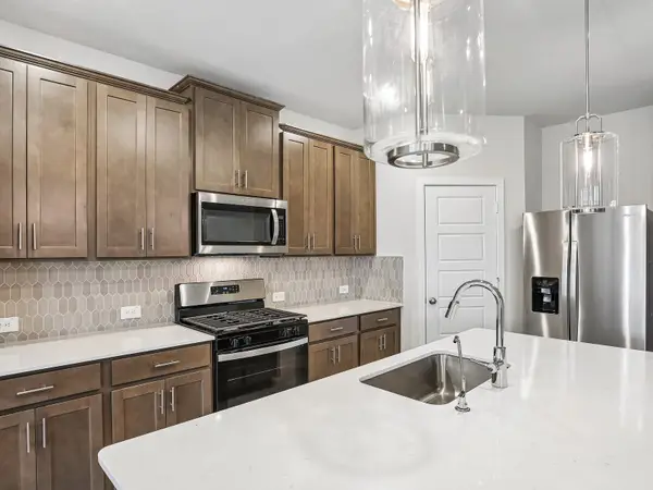 5232 Redbud Valley Drive, Pearland, TX 77584