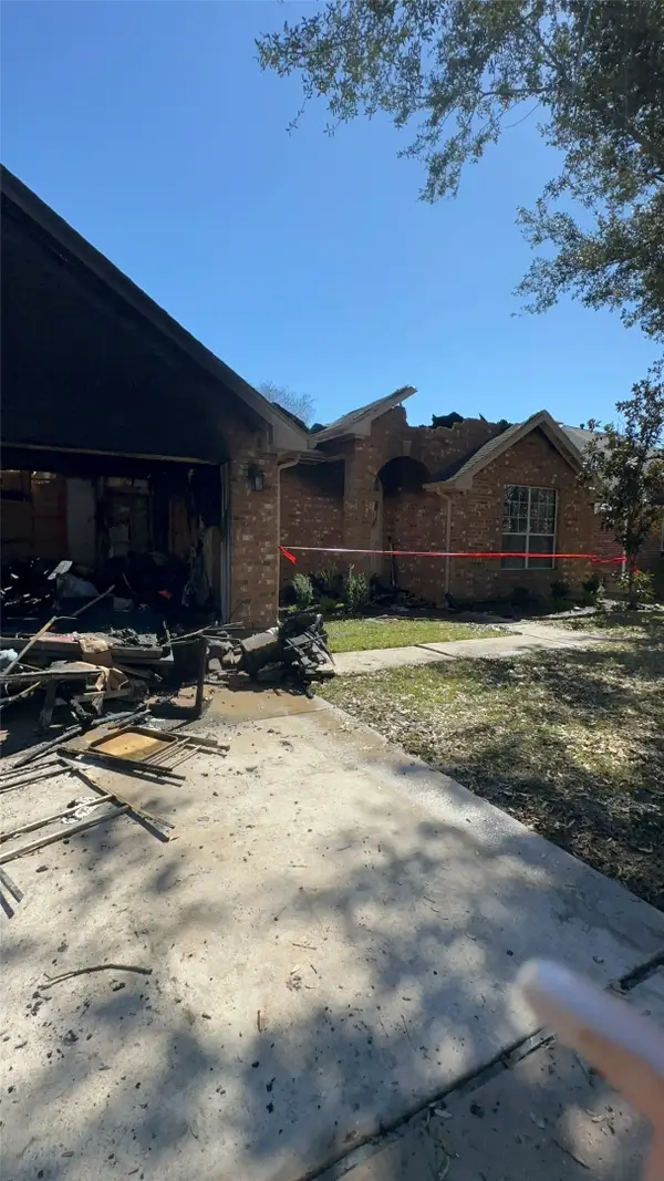 14414 Castle Cove Lane, Houston, TX 77044