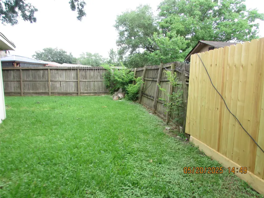 16114 Forest Bend Avenue, Friendswood, TX 77546 - Image #2