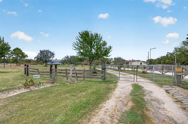 6823 Koeblen Road, Richmond, TX 77469