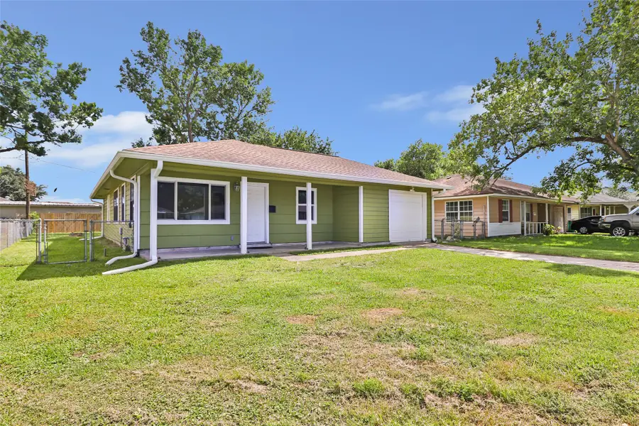 708 N Circle Drive, Baytown, TX 77520 - #2