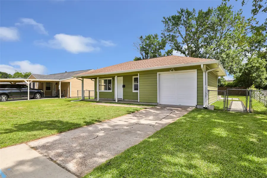708 N Circle Drive, Baytown, TX 77520 - #3