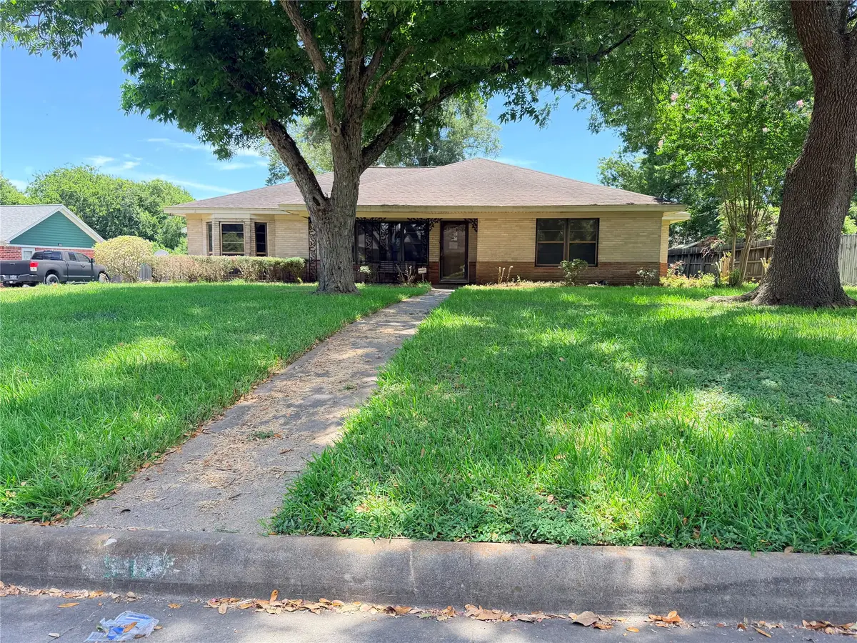 504 Dwinnell Street, Baytown, TX 77520 - #1