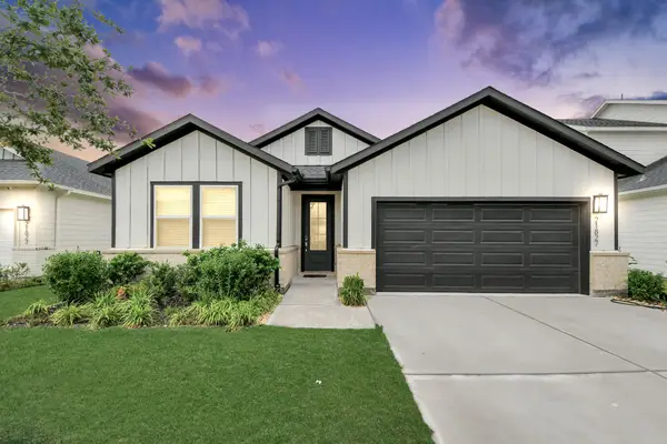 21827 Redwood Bluff Trail, Cypress, TX 77433