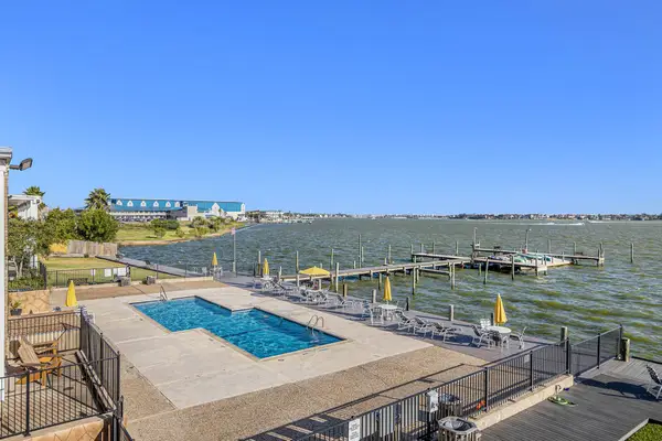 3535 Nasa Rd 1 Parkway #104, Seabrook, TX 77586