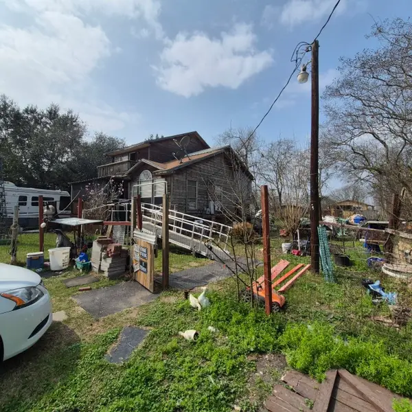 7573 W Bernard Road, Hungerford, TX 77435