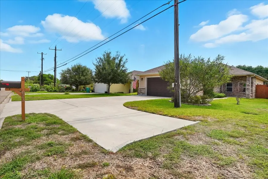 623 W Deberry Avenue, Aransas Pass, TX 78336 - Image #3