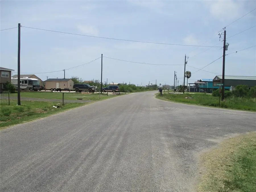 1527 Marlin, Sargent, TX 77414 - Image #3