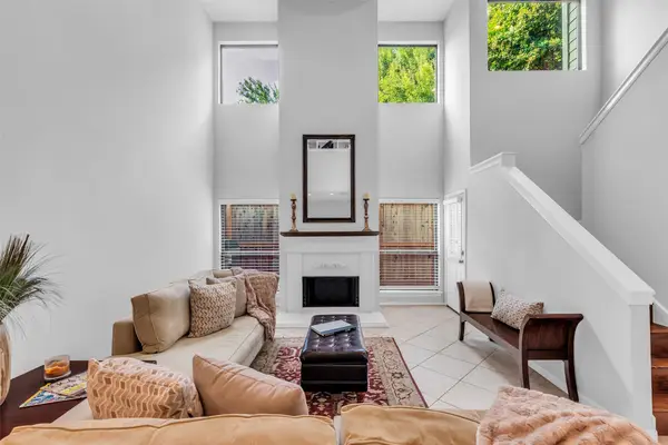 2555 Bering Drive #15, Houston, TX 77057