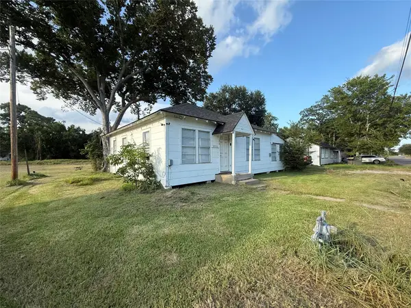 2213 Matthews Street, Bay City, TX 77414