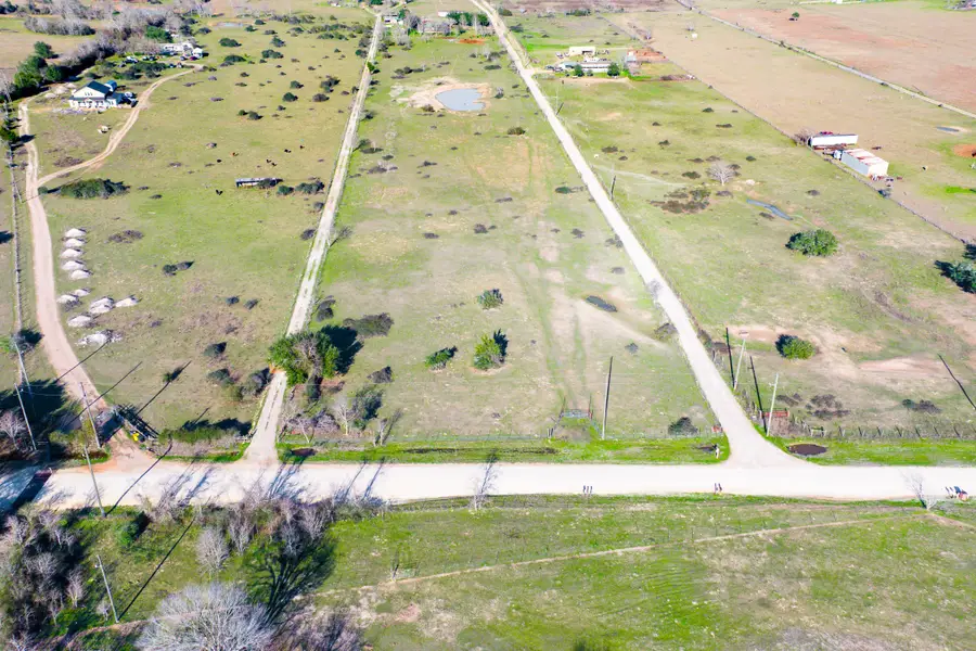 682 Schultz Road S, Sealy, TX 77474 - #2