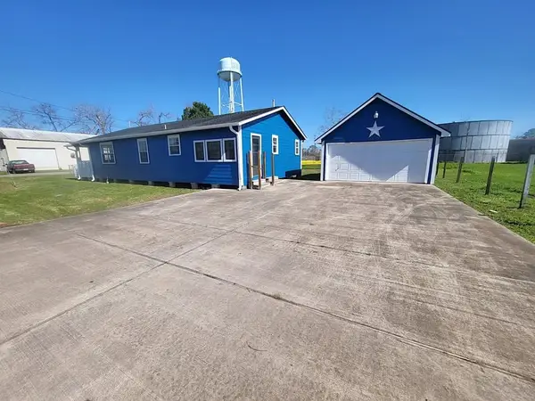 211 Peach Street, Sweeny, TX 77480