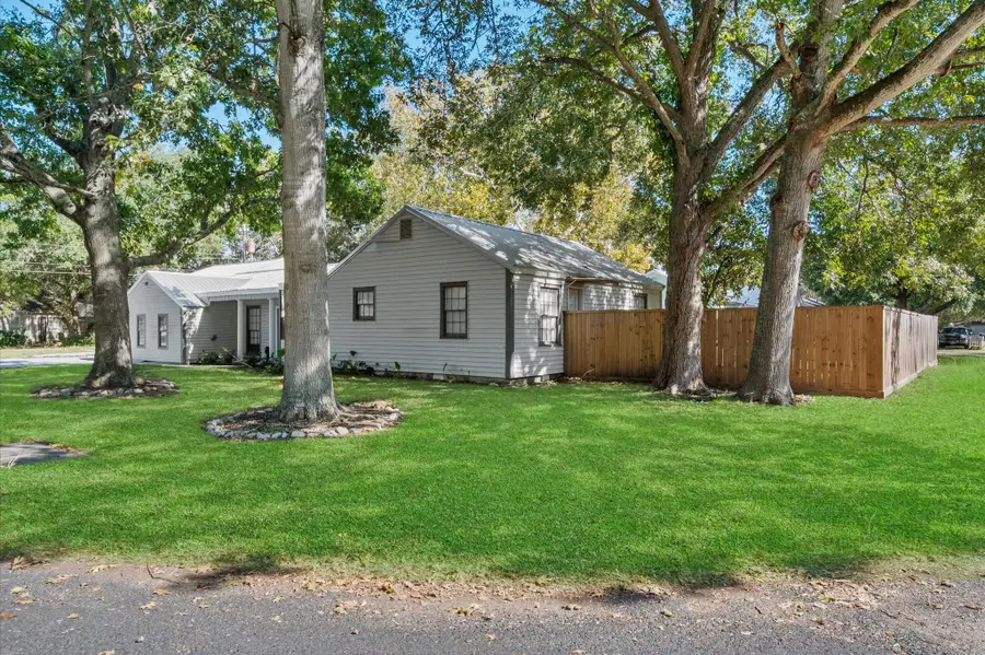 1106 Oriole Lane, Wharton, TX 77488 - Image #3