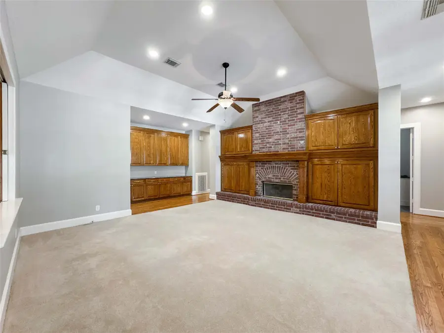 310 Rustic Lane, Friendswood, TX 77546 - Image #3