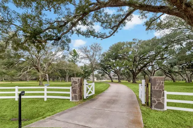 9500 Live Oak Court, Manvel, TX 77578 - #2