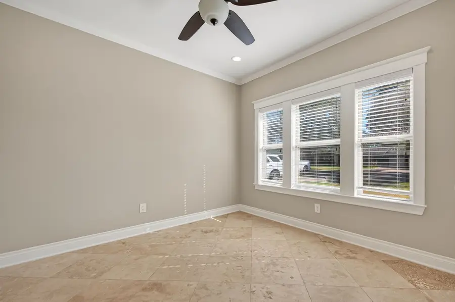 912 Roberts Street, East Bernard, TX 77435 - Image #3