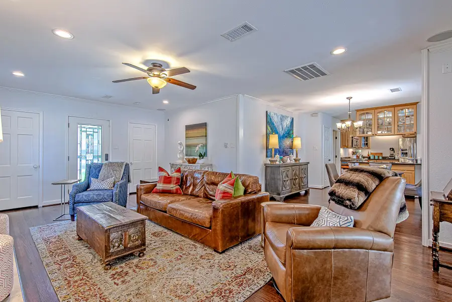 520 W 30th Street, Houston, TX 77018 - Image #2