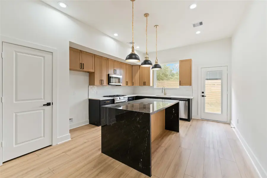 8044 Sunbury Street, Houston, TX 77028 - Image #3