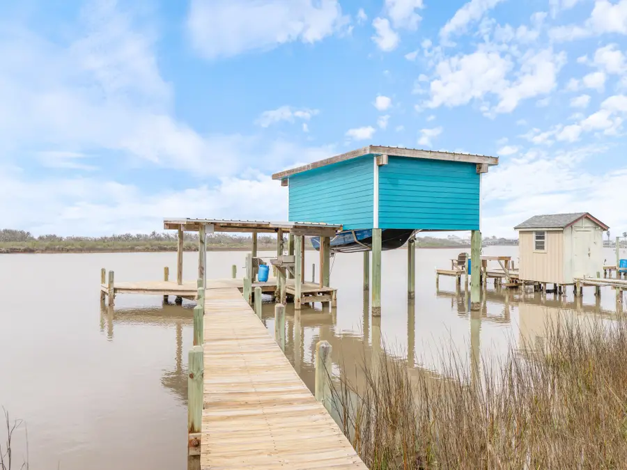 1390 County Road 201, Sargent, TX 77414 - #3