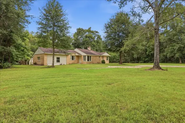 985 Hwy 12 E, Orange, TX 77632