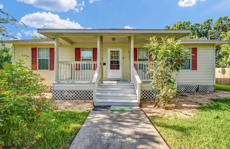 123 Robinson Road, Oyster Creek, TX 77541 - #2