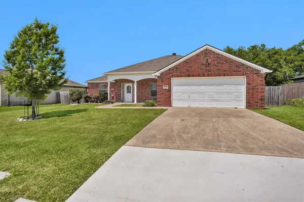 2301 White Wing, Navasota, TX 77868