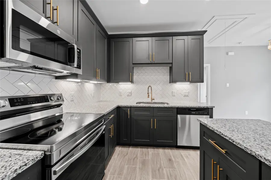 11553 Persimmon Street, Willis, TX 77318 - Image #2