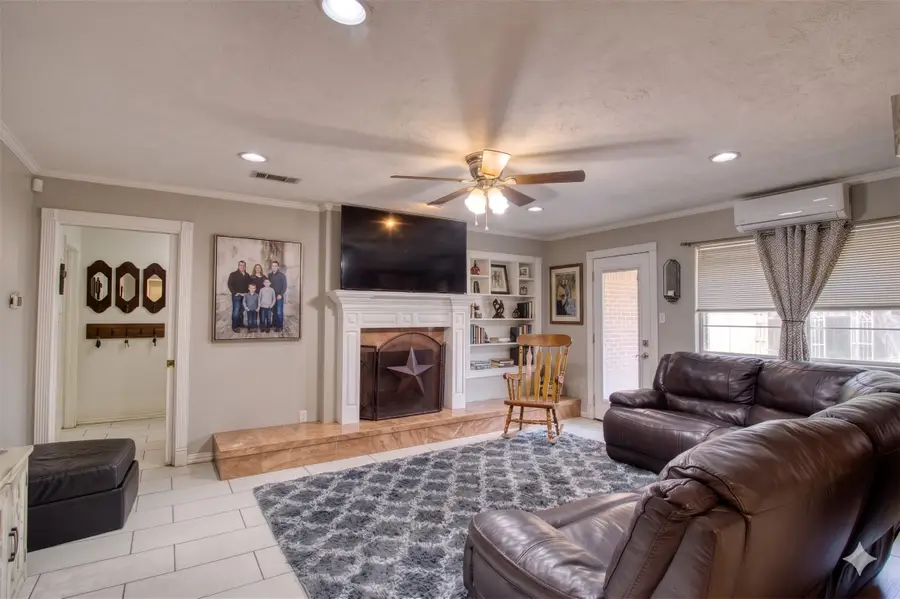 202 Rose Marie Boulevard, Hearne, TX 77859 - #2