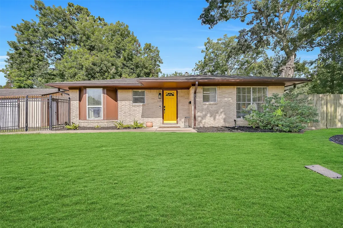 115 S 8th Street, Alvin, TX 77511 - #1