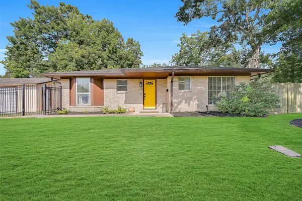 115 S 8th Street, Alvin, TX 77511