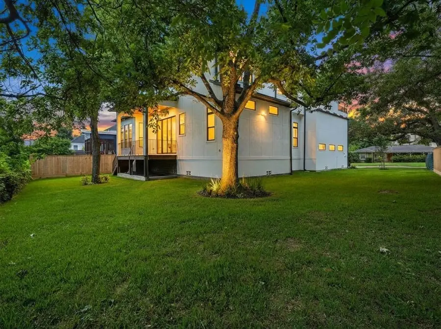 1127 Wynnwood Lane, Houston, TX 77008 - Image #2