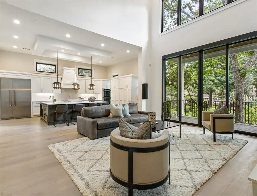 1127 Wynnwood Lane, Houston, TX 77008 - Image #3