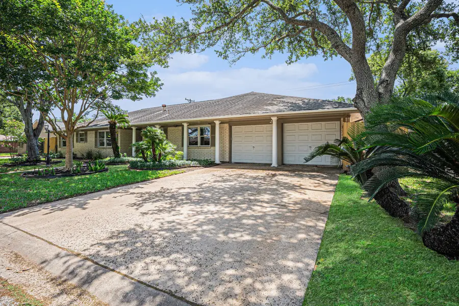 33 Maple Lane, Galveston, TX 77551 - Image #2