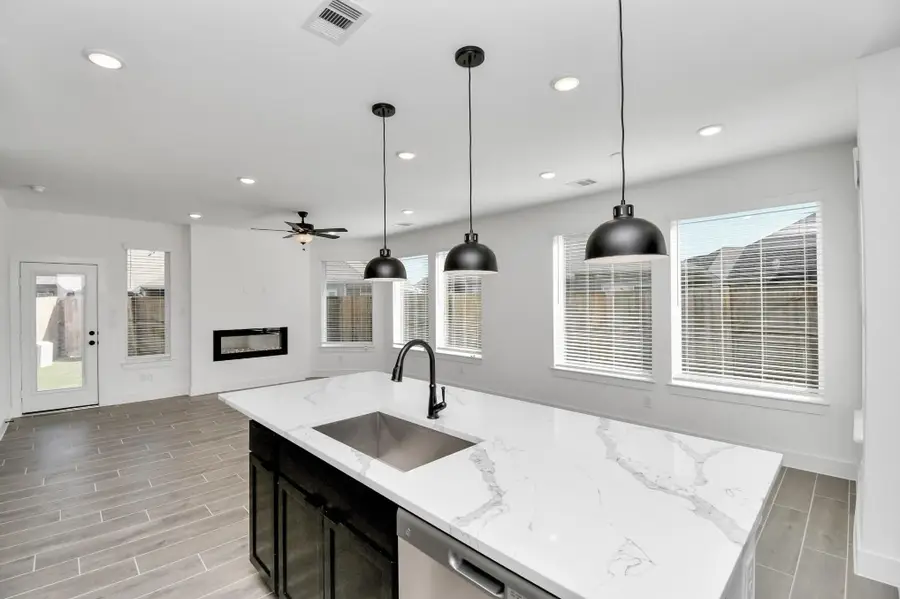 10059 Nectar Path, Iowa Colony, TX 77583 - Image #3