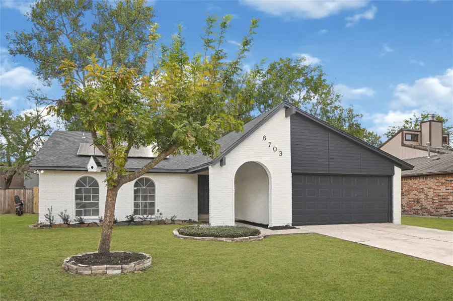 6703 Casablanca Drive, Houston, TX 77088 - Image #2