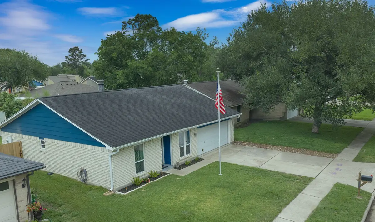 10 Wagon Lane Loop, Angleton, TX 77515 - #1