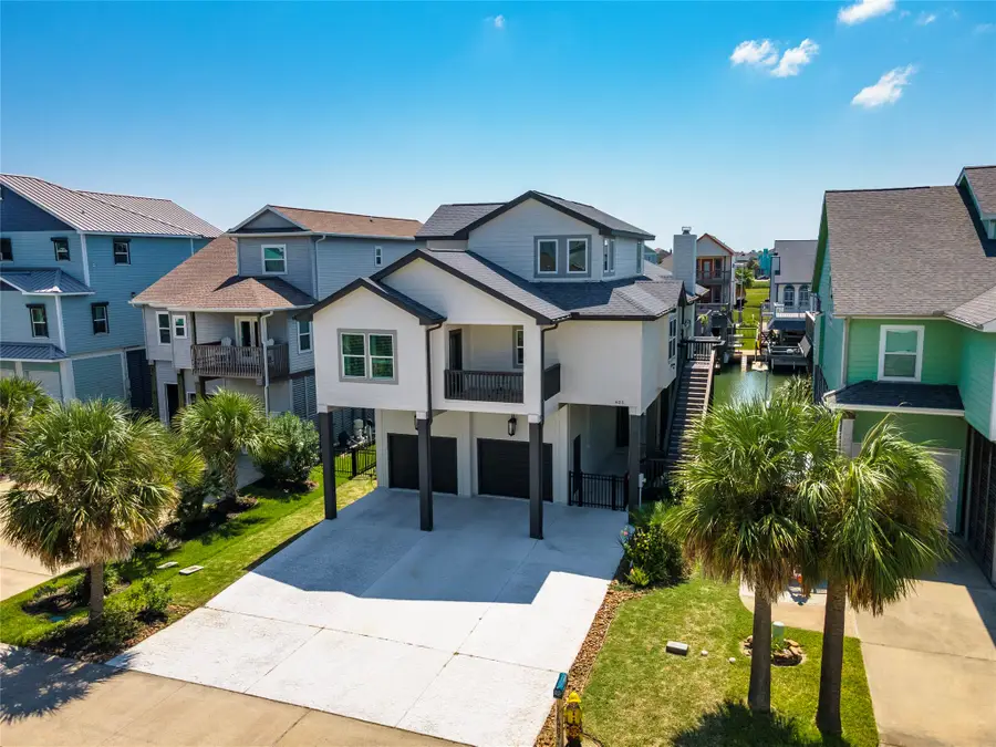 425 Amanda Circle, Tiki Island, TX 77554 - Image #3