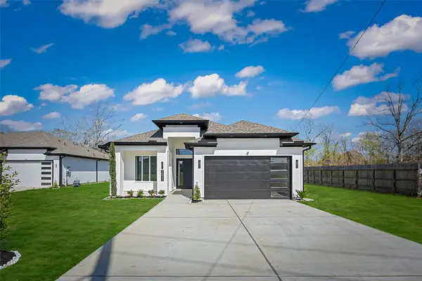 1511 Waco St, Dayton, TX 77535