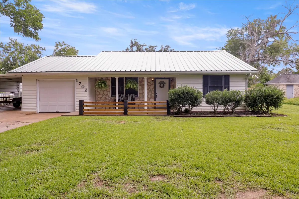 1702 Highway 332 W, Lake Jackson, TX 77566 - Image #1