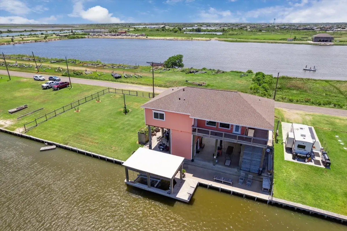 7119 Beau Rue Street, Hitchcock, TX 77563 - Image #1