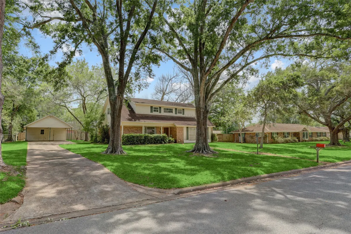 105 Ridgemont Drive, Alvin, TX 77511 - #1