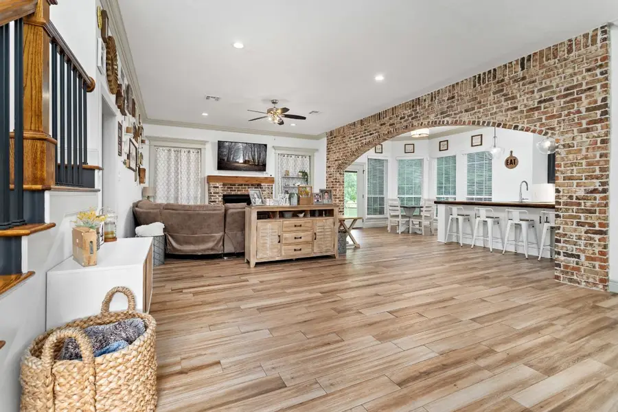 438 W Pineshadows Drive, Sour Lake, TX 77659 - #2