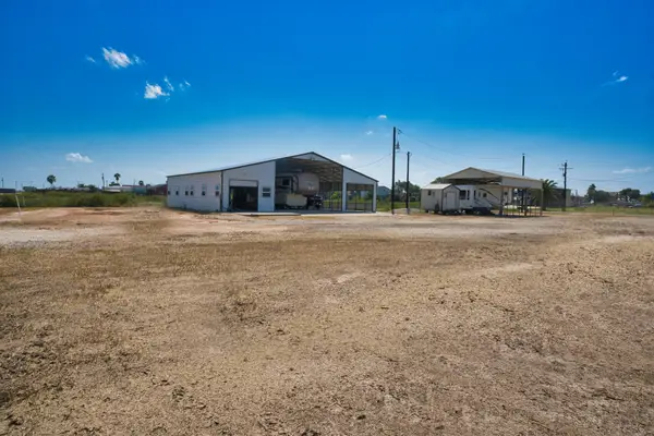200 County Road 201, Sargent, TX 77414