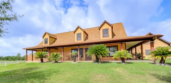 8204 S Humble Camp Road, Dickinson, TX 77539