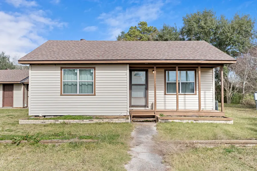606 Avenue A, Winnie, TX 77665 - Image #3