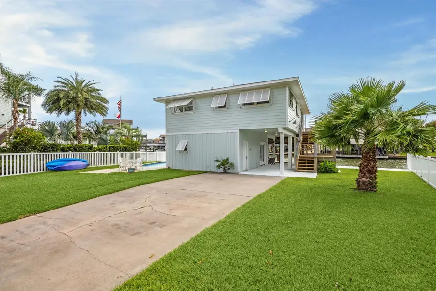 1226 Oahu Drive, Tiki Island, TX 77554 - Image #3