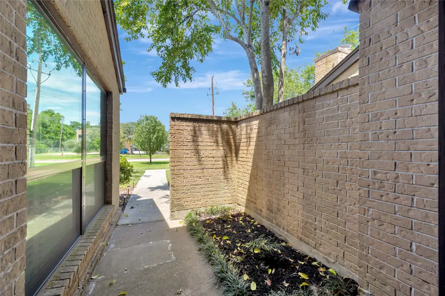 16570 Space Center Boulevard, Houston, TX 77058 - #3