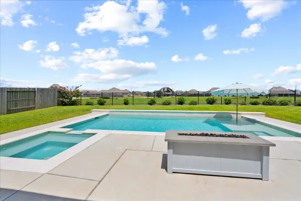 14919 Lake Shore Avenue, Mont Belvieu, TX 77523