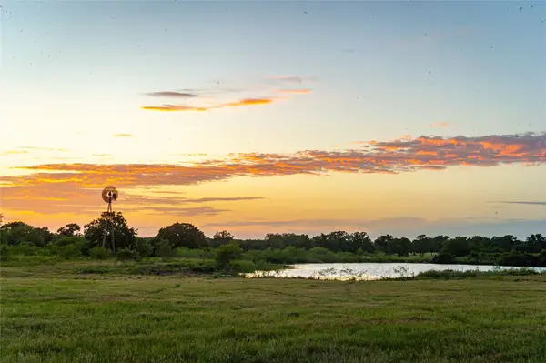 2625 Burke Road, Flatonia, TX 78941
